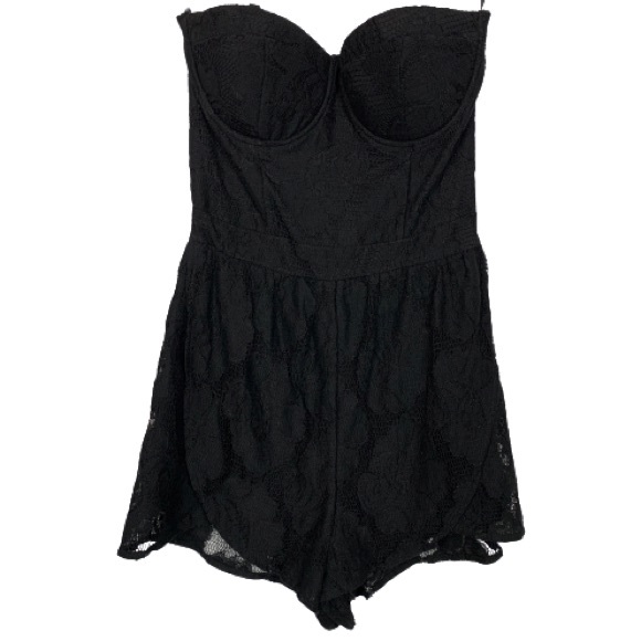 MINKPINK Strapless Sweetheart Neck Lace Romper - Picture 1 of 4